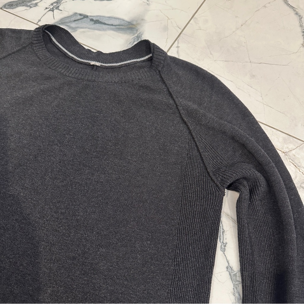 Lululemon | 8 | Black Knit Raglan Crew Neck Long Sleeve Thumbhole Top - Picture 10 of 10